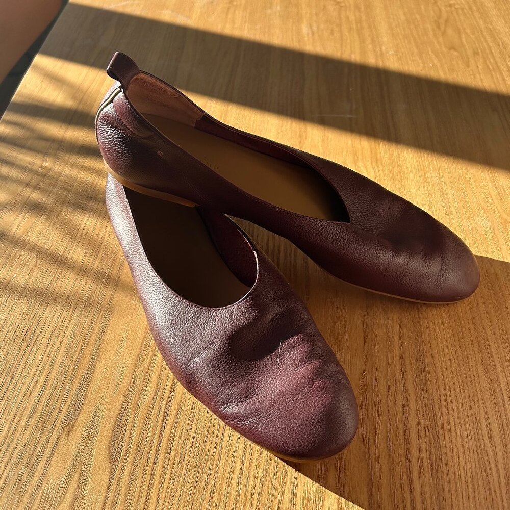Everlane Day Glove Flat Burgundy Size 9